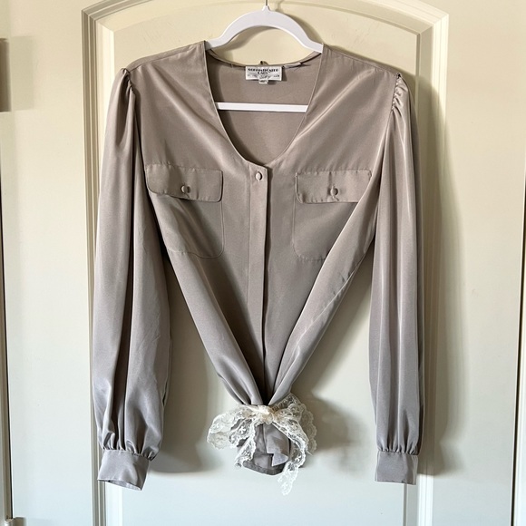 Vintage Sophisticated Lady Women's Silky Blouse with Sleeves and Pocket Detail - Picture 2 of 8